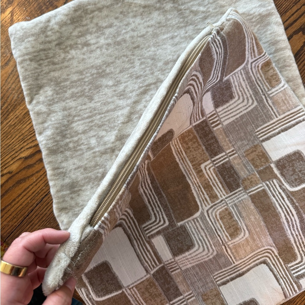 Roundhill Nexus Geometric Sham Pillow Cases - Picture 6 of 6